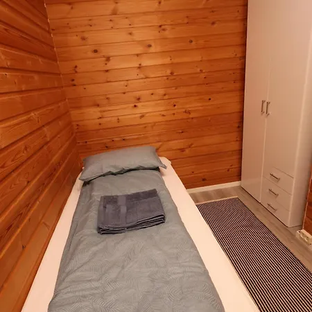 Close To Center, 1,2 Km, 5 Bedrooms, View Leilighet Tromsø