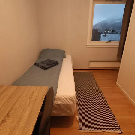 Leilighet Close To Center, 1,2 Km, 5 Bedrooms, View Tromsø