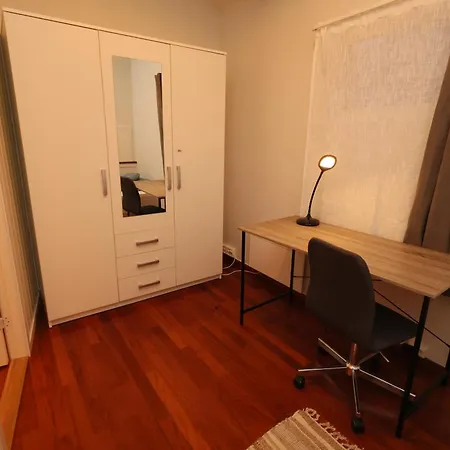 Close To Center, 1,2 Km, 5 Bedrooms, View Leilighet